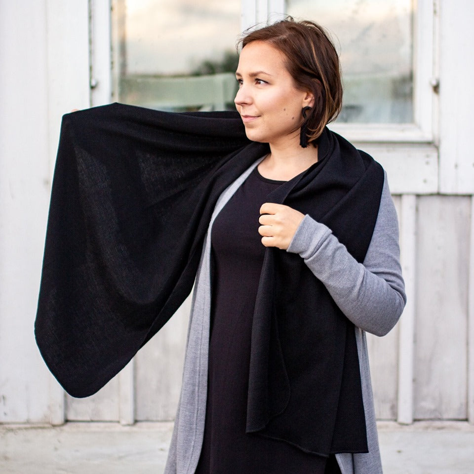 Sjaal / Scarf 100% Merinowol Black – Paapii Design