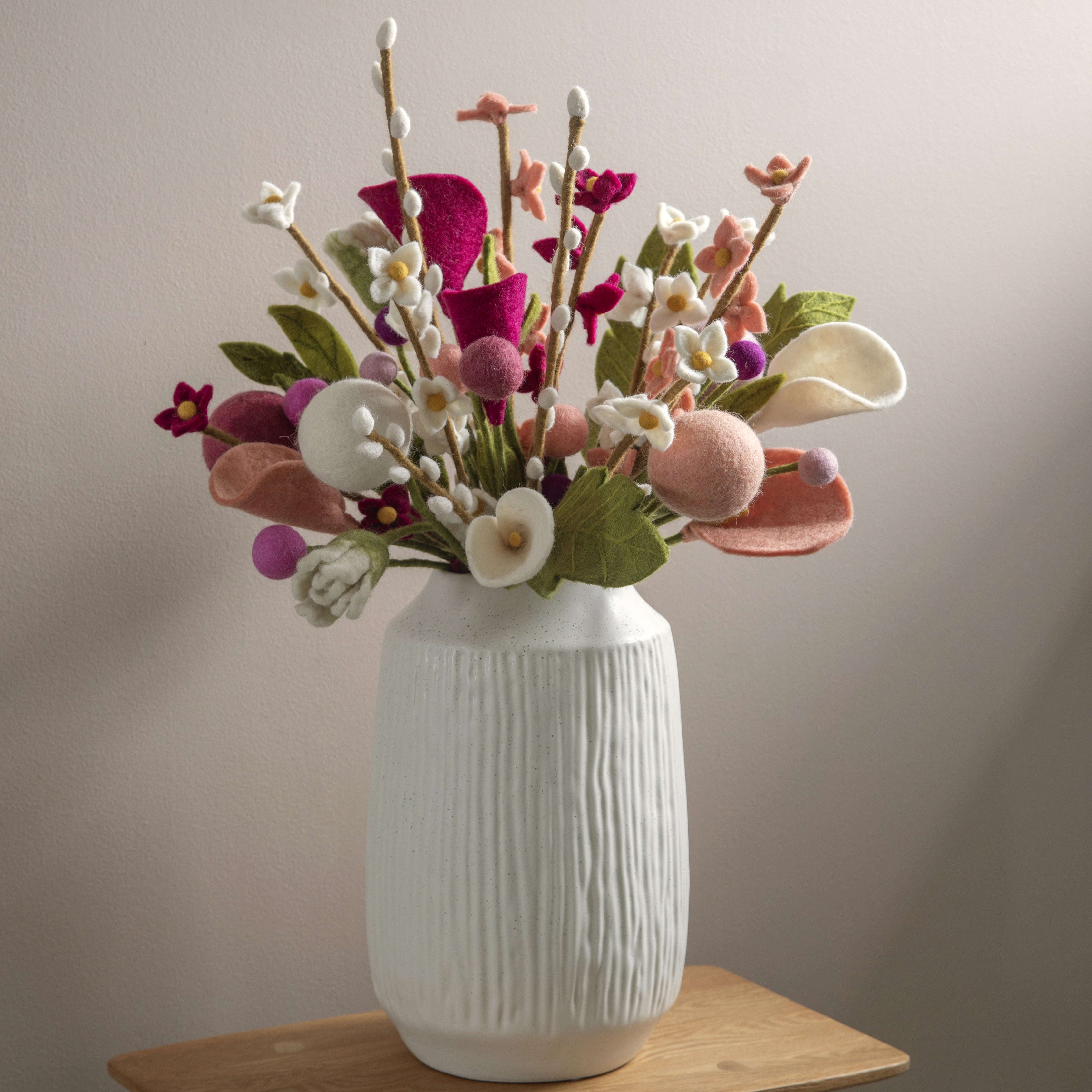 Vilten Flowers on branch Rouge – Gry & Sif