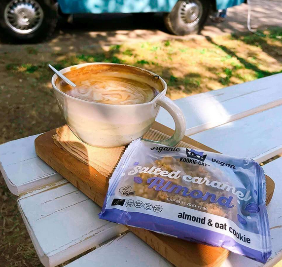 Bio Cashew & Oat Cookie Salted caramel & almonds (glutenvrij & vegan) – Kookie Cat