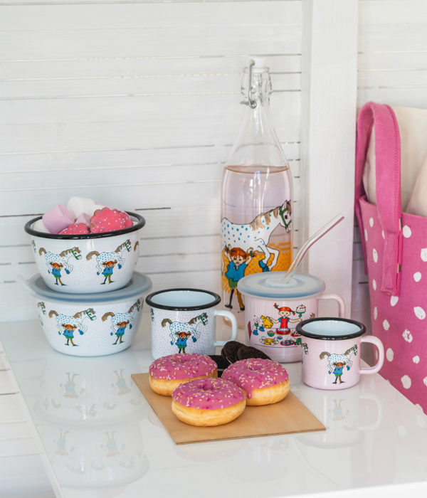 Pippi Langkous enamel bowl Pippi and the Horse 6dl – Muurla