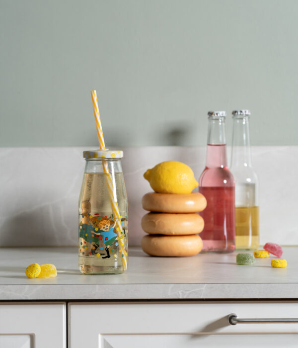 Pippi Langkous bottle with straw and lid Hoppsansa – Muurla