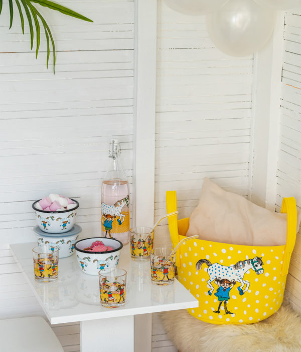 Pippi Langkous storage basket Pippi and the horse 17L – Muurla