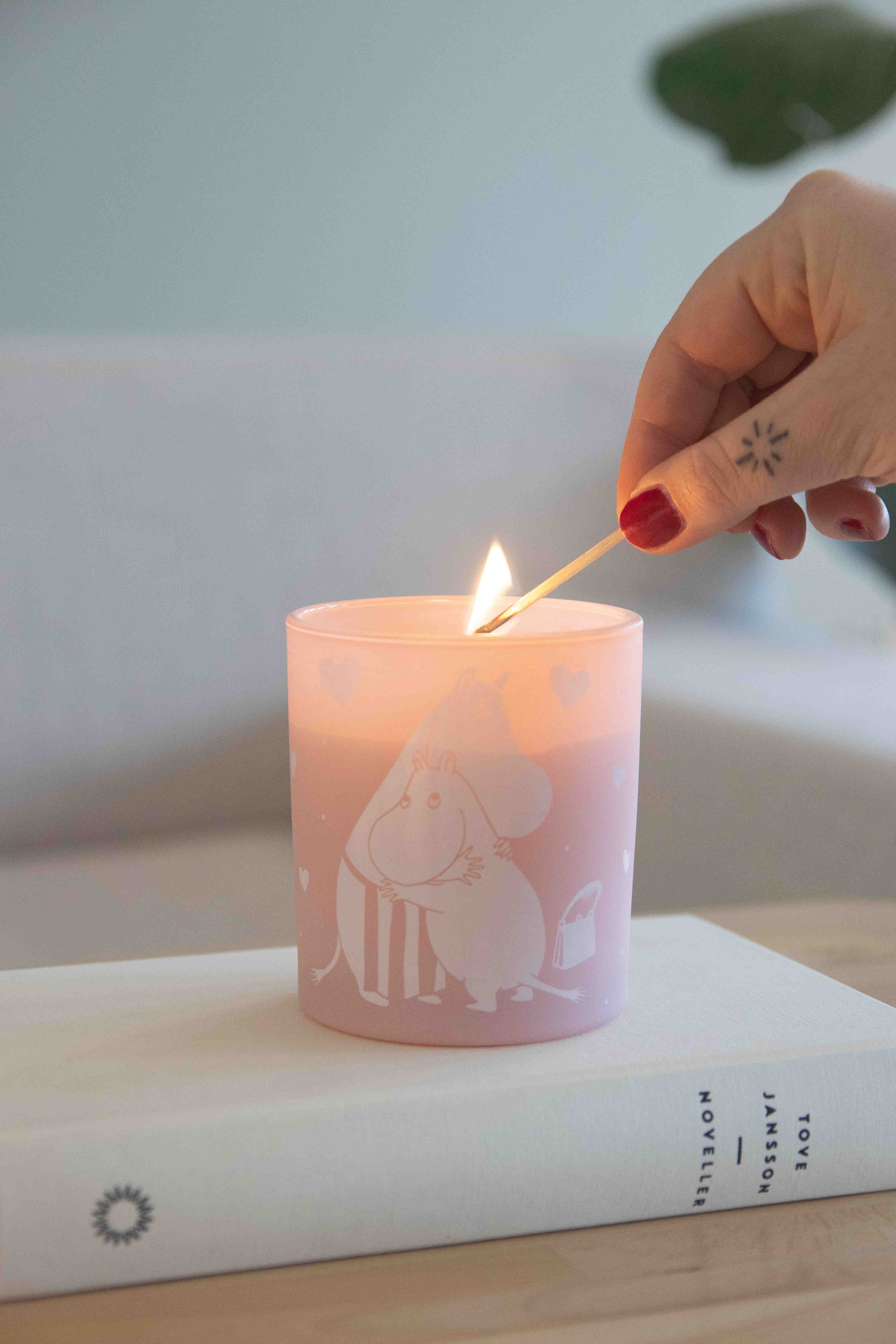 Scented Candle "Moomin in Love" 200g – Pluto produkter