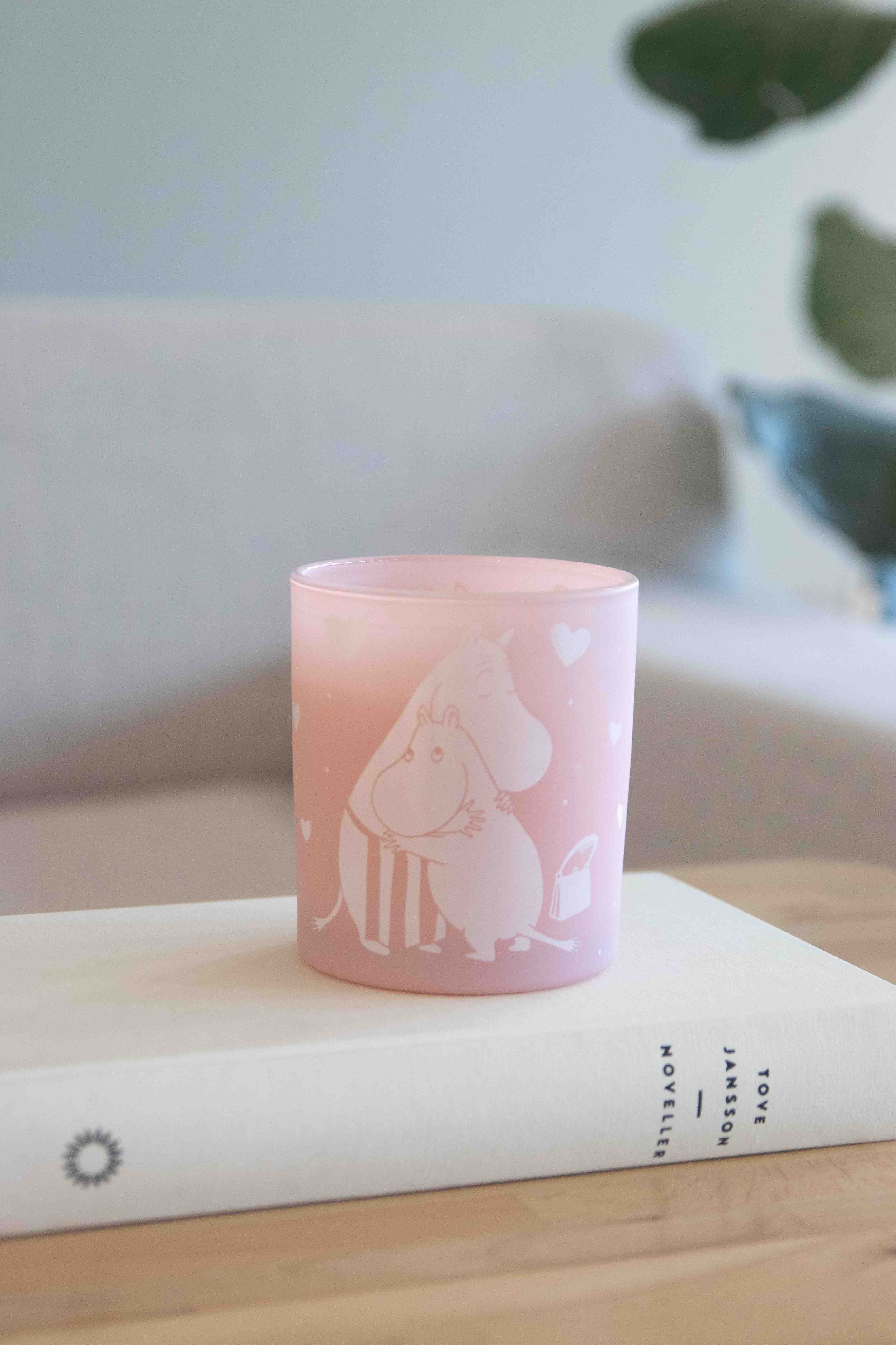 Scented Candle "Moomin in Love" 200g – Pluto produkter