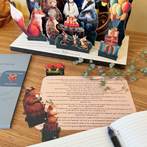 Cosy Up Verjaardag / Birthday - Illustrator under a blankie