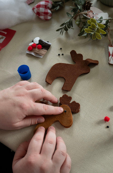 DIY Christmas Reindeer Felt - Det Gamle Apotek
