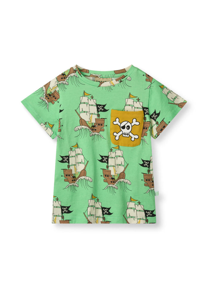 T-shirt with Pirate Ships - Småfolk