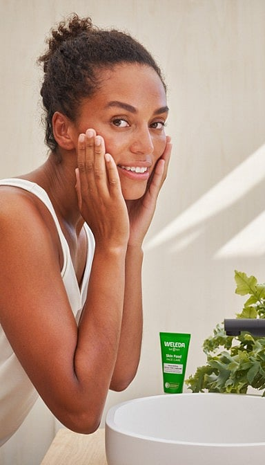 Skin food Voedende Reinigingsgel 75 ml – Weleda