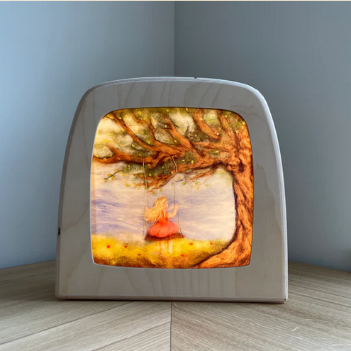 Toverplaat F01. Meisje met Schommel – Het Wol Feetje