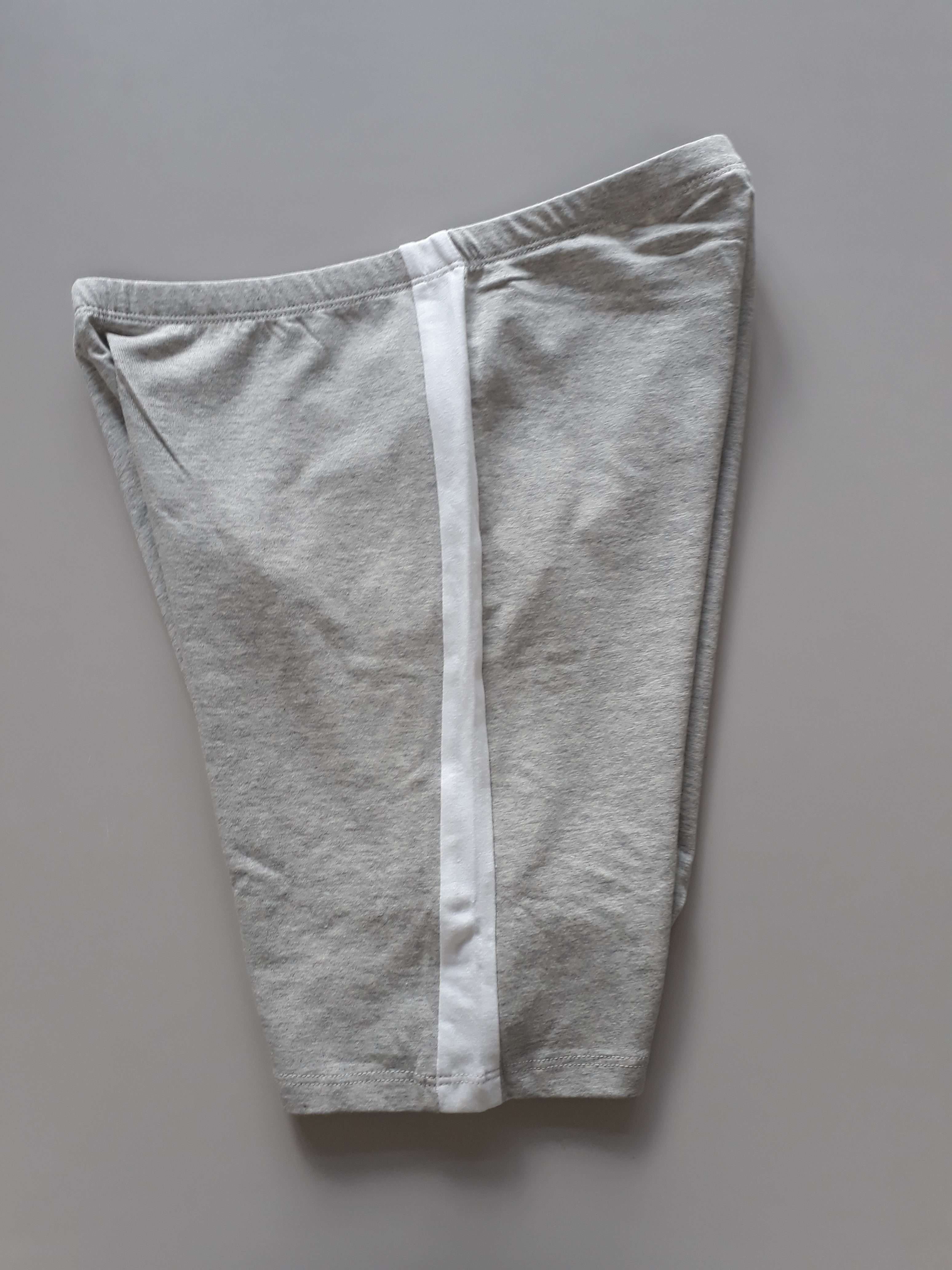 Korte broek / Legging grijs Tiener - 2dehands nieuw