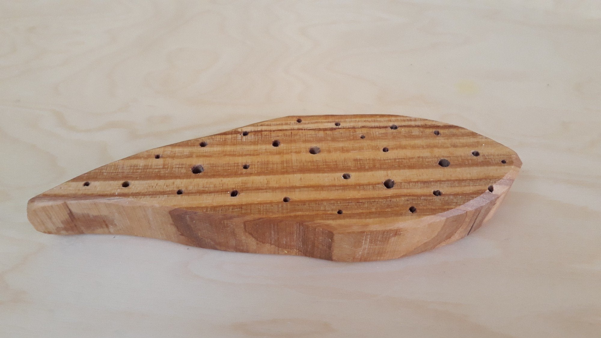 Houten verenstandaard - handgemaakt uit NL