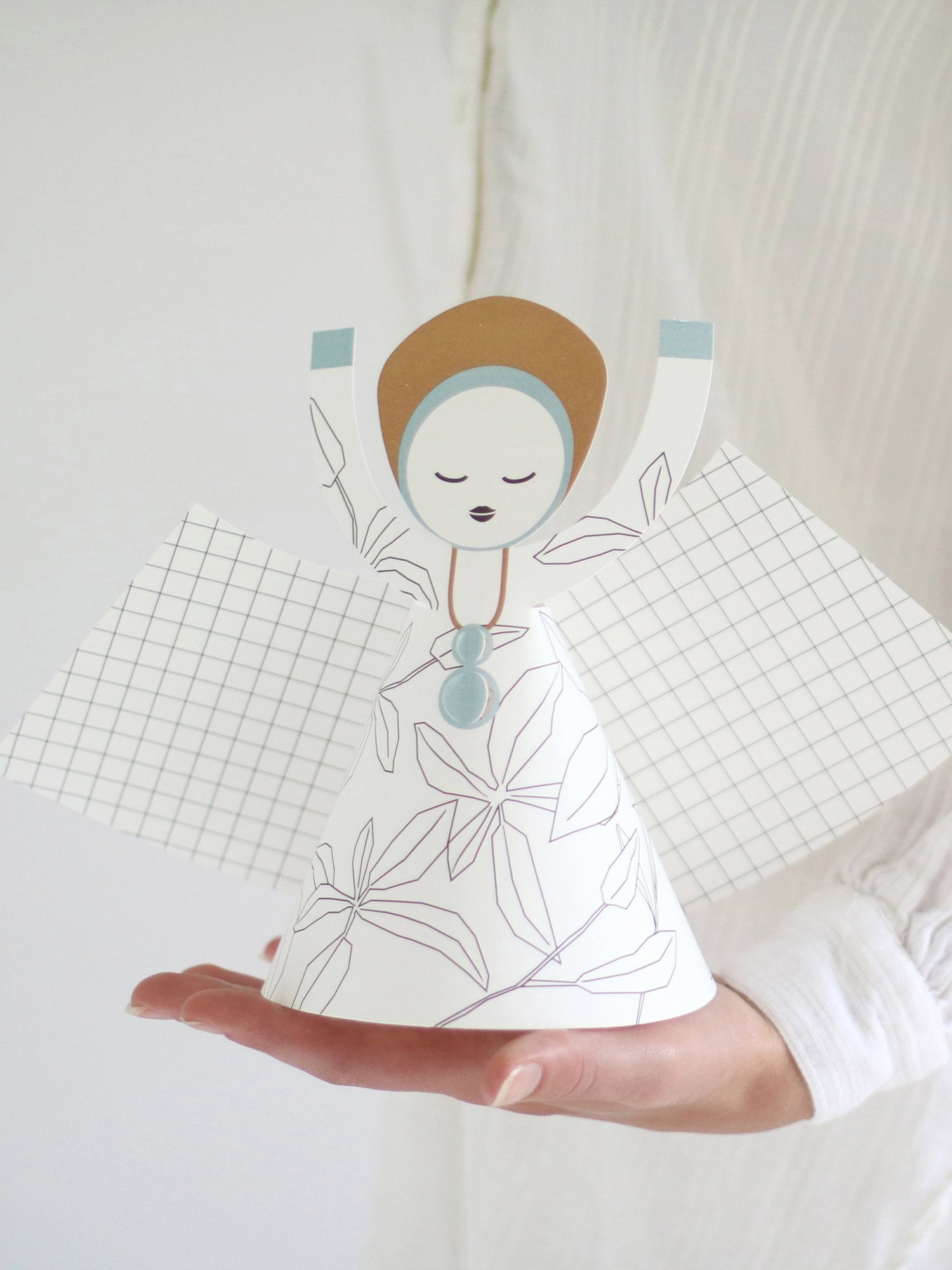 XL Angel – Leaves – Jurianne Matter