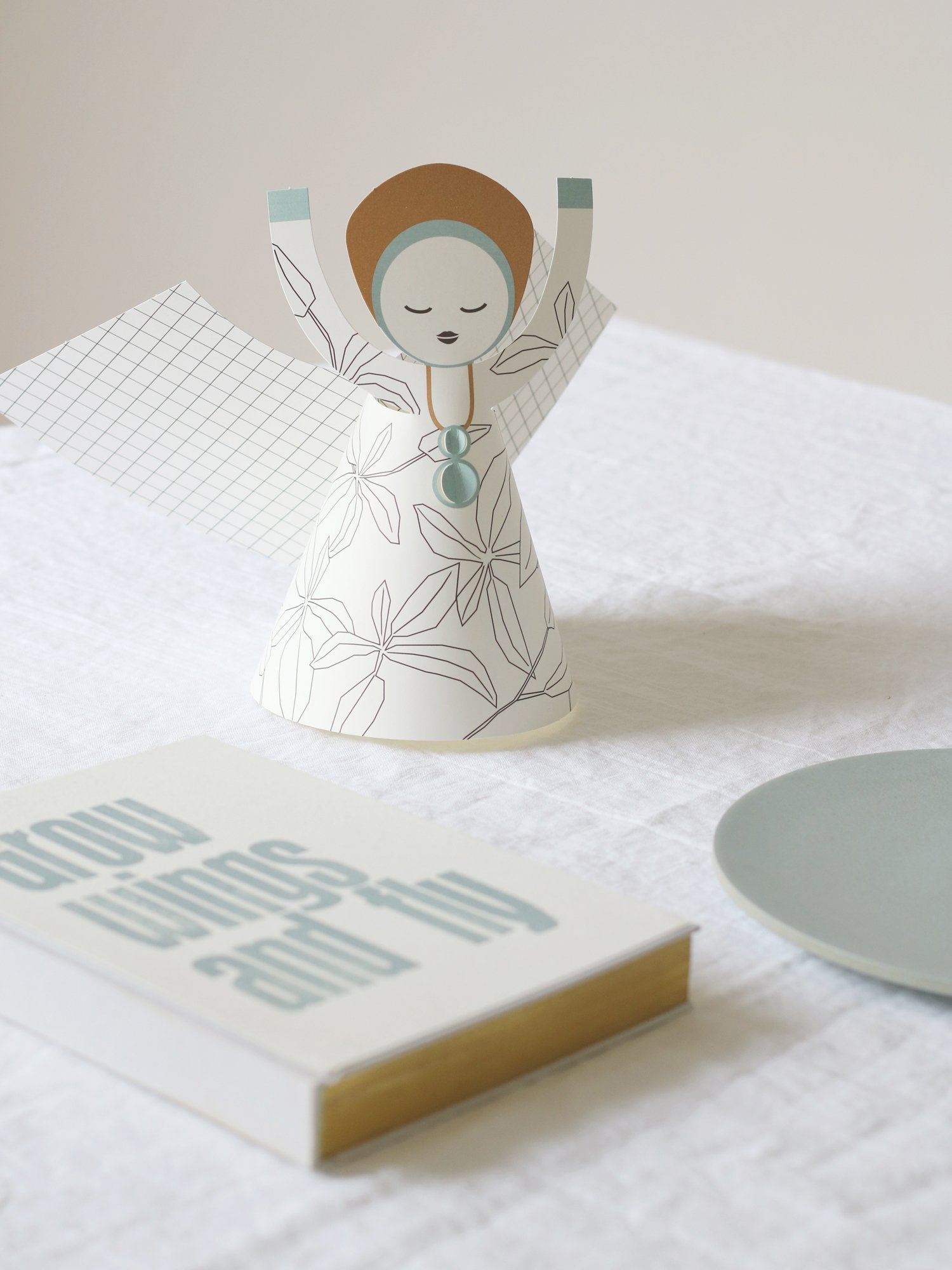 XL Angel – Leaves – Jurianne Matter