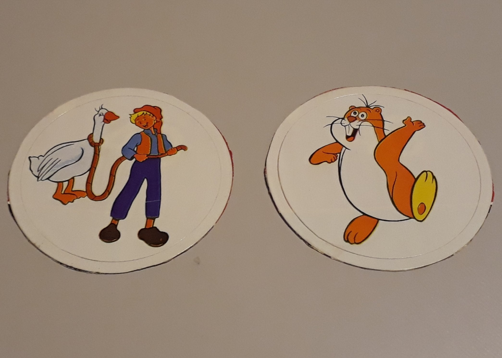 Twee stickers Niels Holgersson - vintage (2dehands)