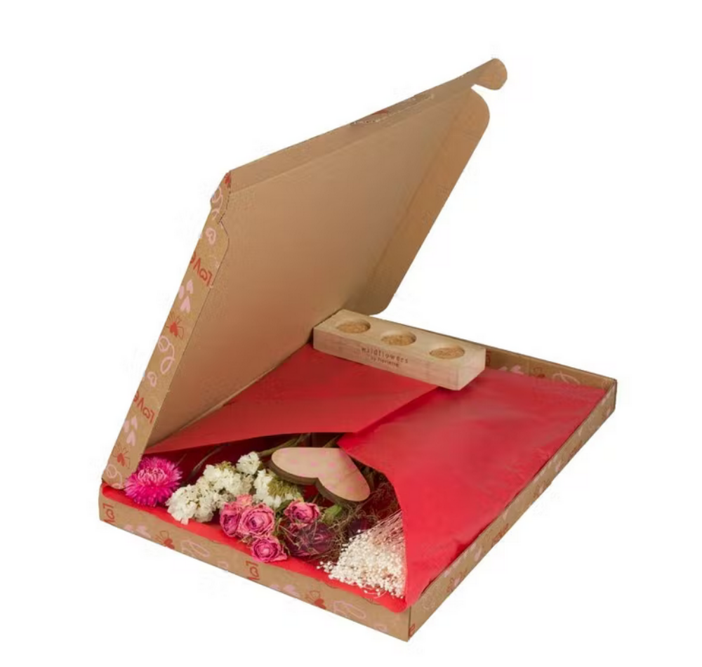 Dried Flowers in Letterbox with vases - LOVE - Wildflowers by Floriette