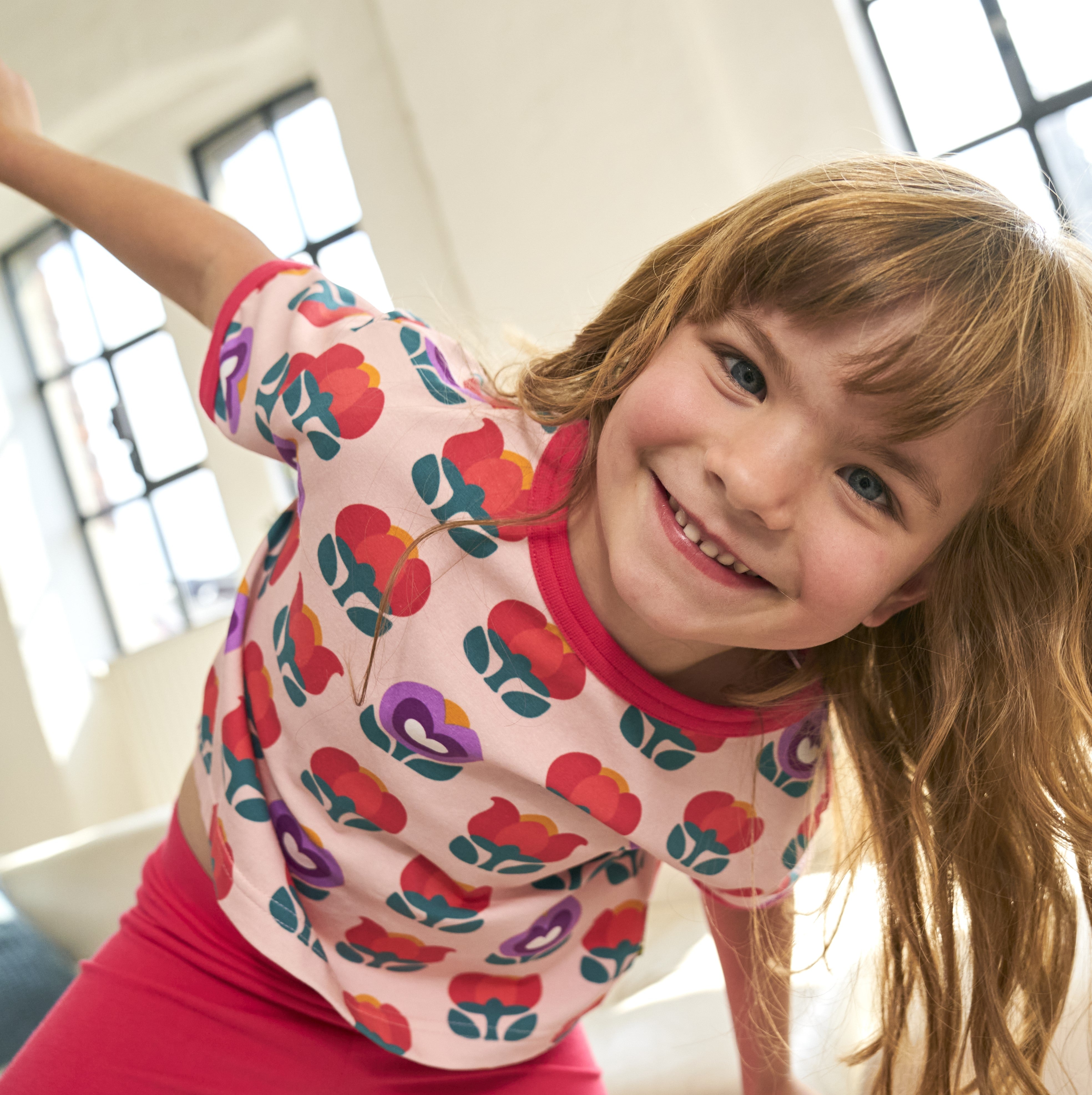 T-shirt SS Cropped Picnic Tulip - Maxomorra