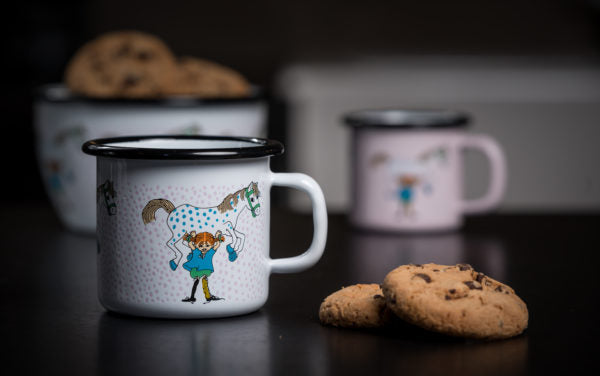 Pippi Langkous enamel mug Pippi and the Horse 2,5dl – Muurla