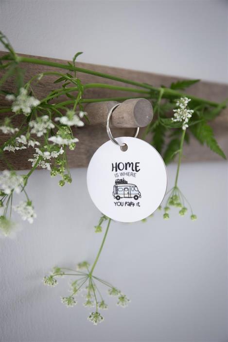 Sleutelhanger / Nyckelring Husbil Home is where you park it – Mellow Design