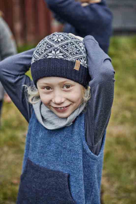 Muts Elsie Snowflake Hat Adult Navy – Ivanhoe of Sweden