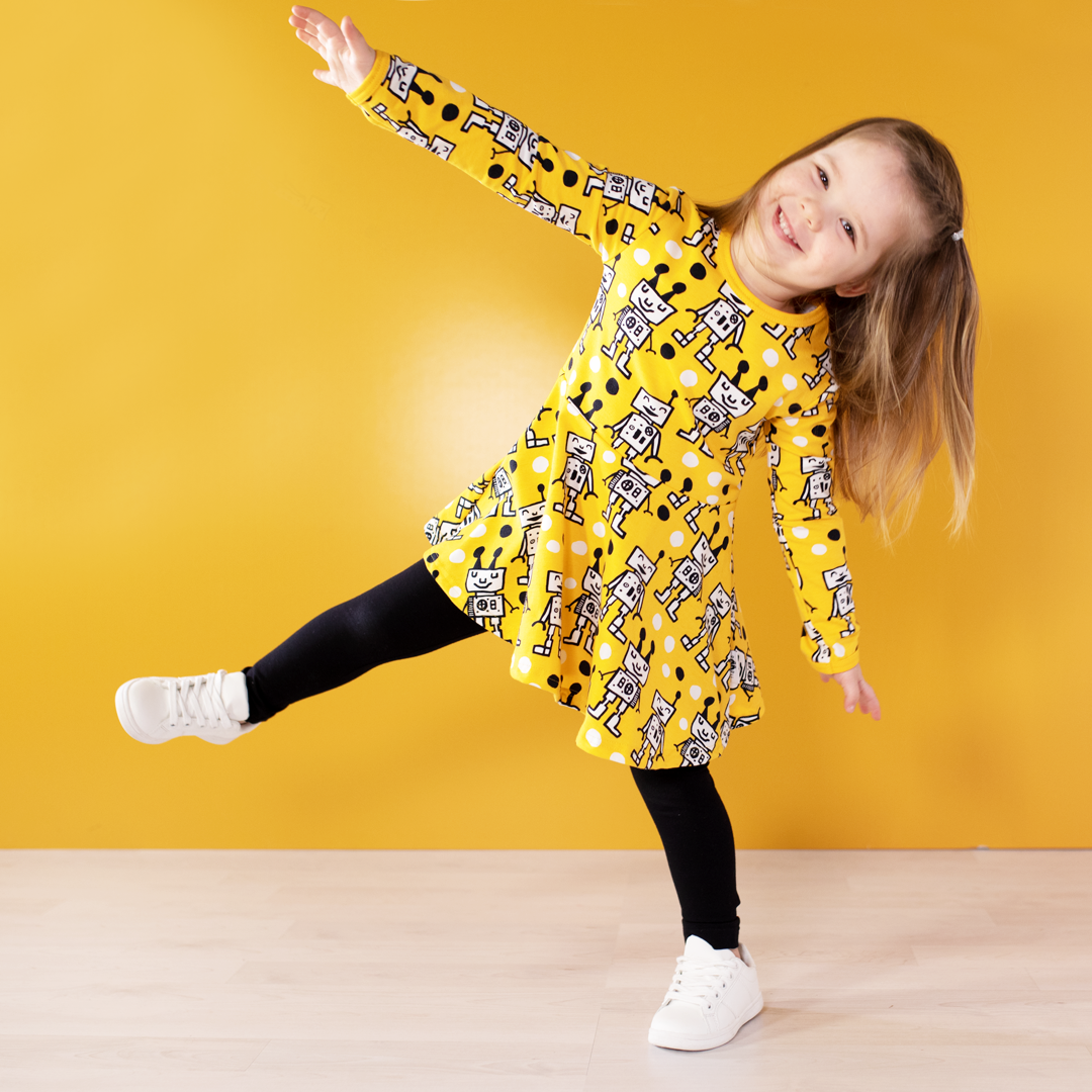 Jurk / SINNA Skater Dress Happy Robots Sun 86 t/m 122 – Paapii Design