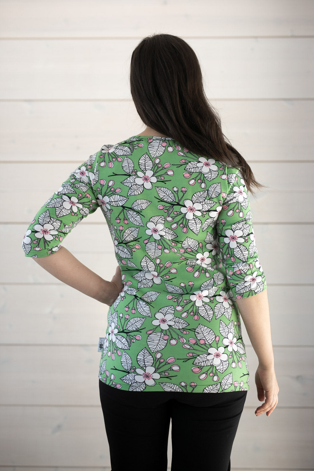 Shirt USVA Apple Garden Forest Light Pink S-XXXL - Paapii Design