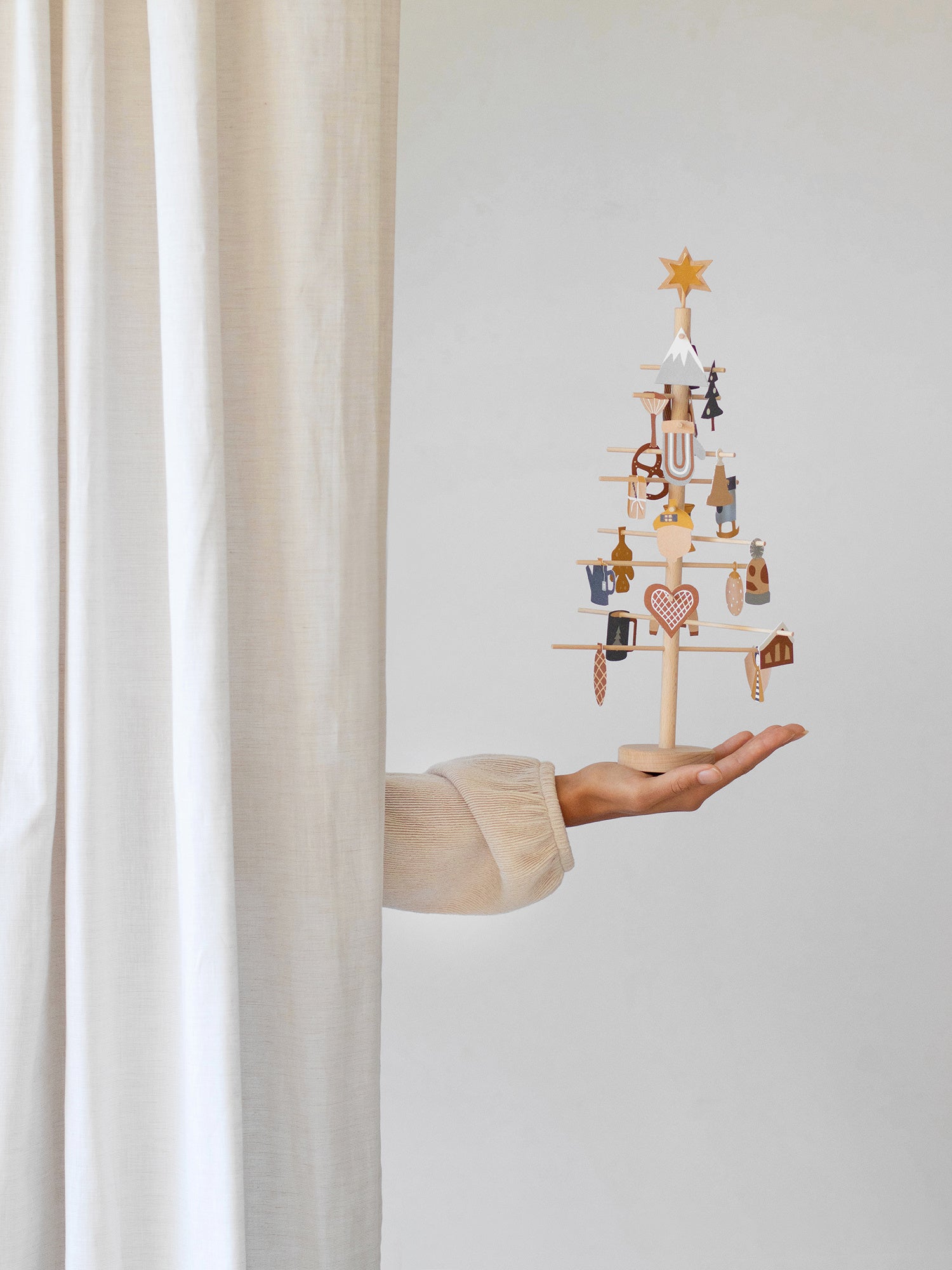 Advent Tree – Jurianne Matter