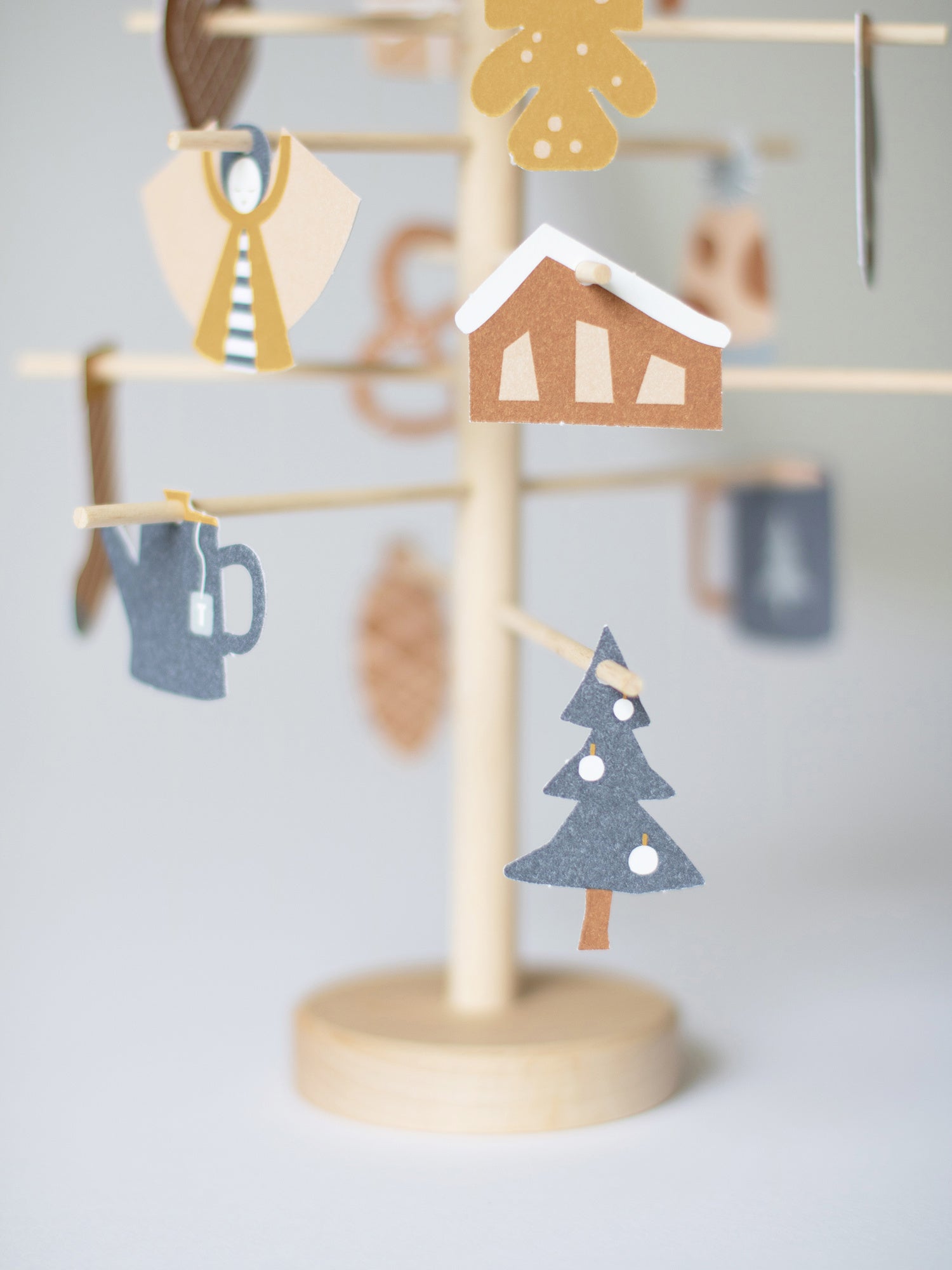 Advent Tree – Jurianne Matter