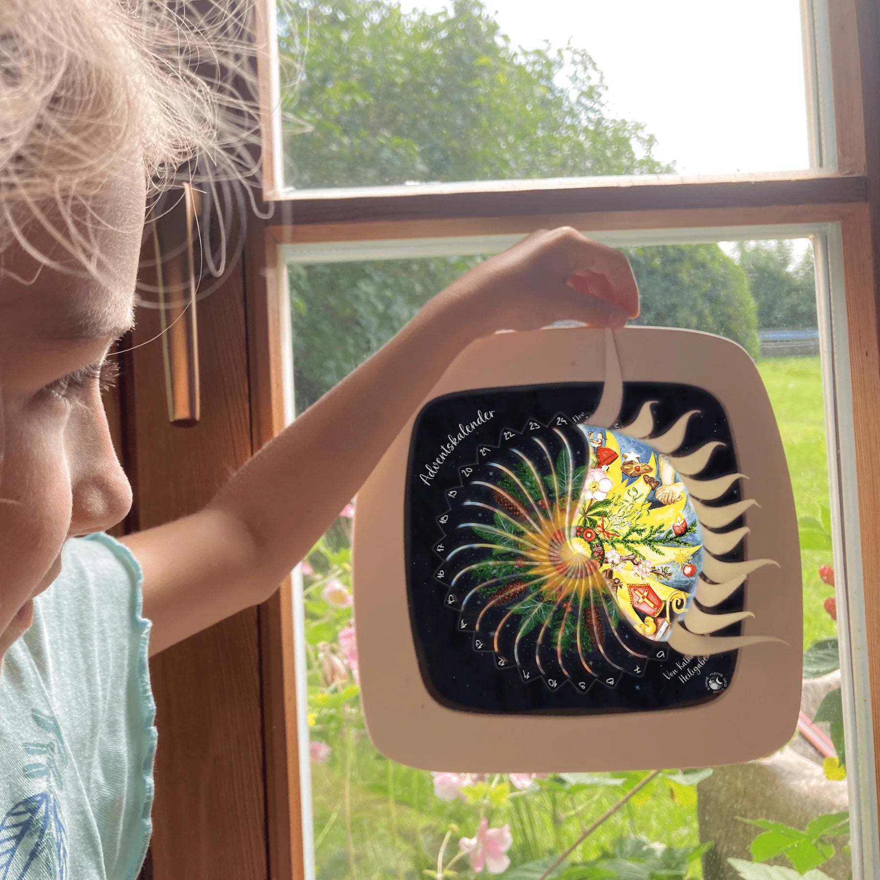 Adventskalender Sonne Mond und Erde silhoutte – Toverlux