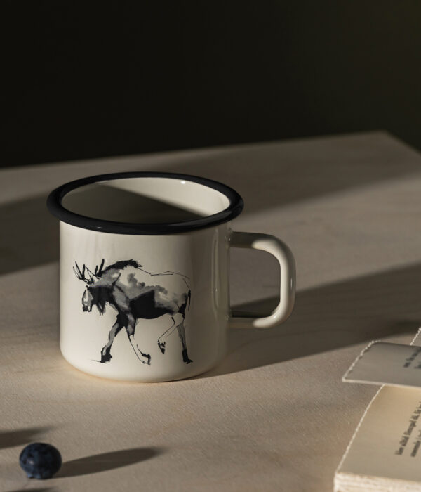 Teemu Järvi enamel mug The Moose 3,7dl – Muurla