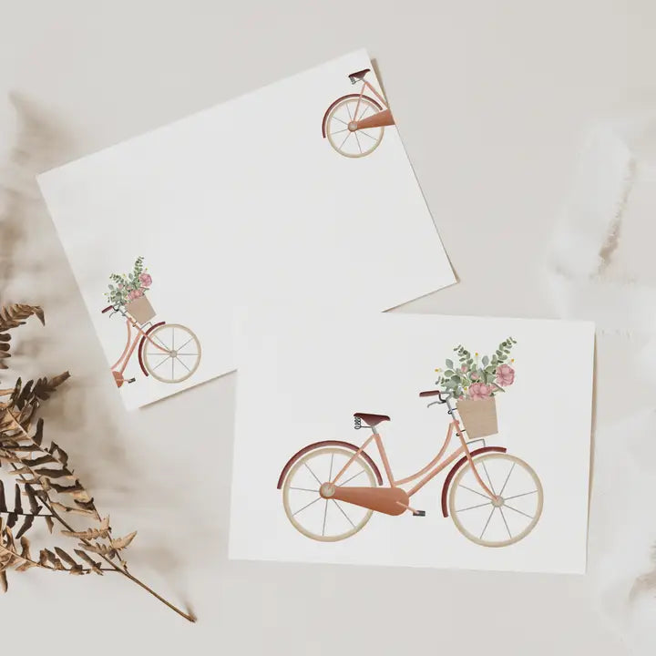 Ansichtkaart Fiets met Bloemenmand – Tilda & Theo