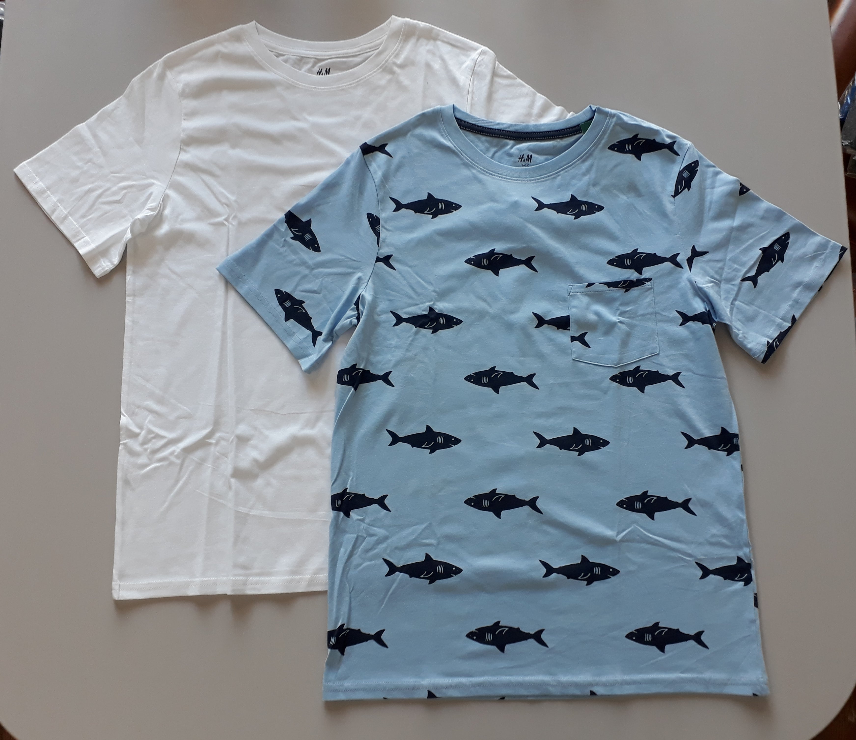 H&m best sale shark shirt