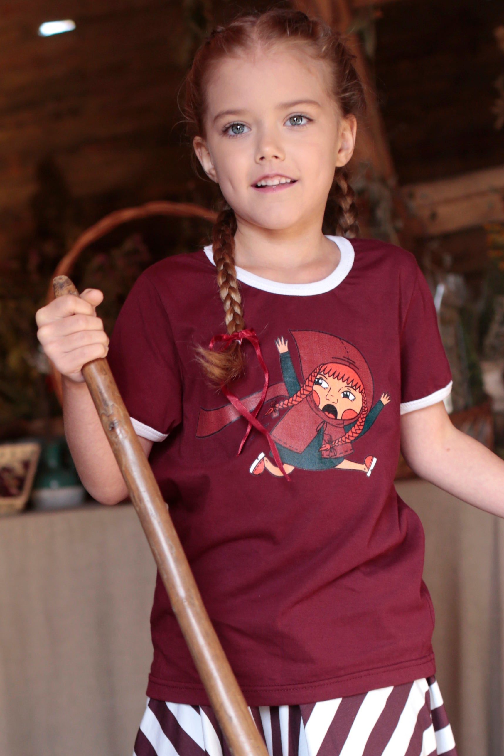 T-shirt Roodkapje / Little Miss Crimson – Raspberry Republic